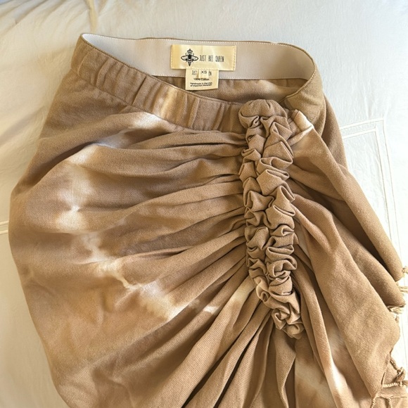 Just Bee Queen - JBQ Women’s Tulum Tie-Dye Skirt in tan, size XS, only worn once - Picture 8 of 10